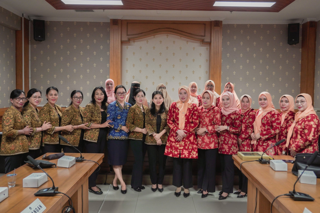 Plt. Ketua DWP Kabupaten Badung Terima Kunjungan DWP Kabupaten Konawe Kepulauan